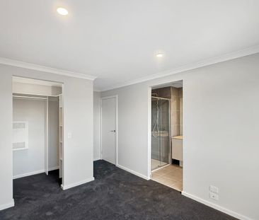 🏠 Brand New 3-Bedroom Townhouse in Eynesbury - Photo 2