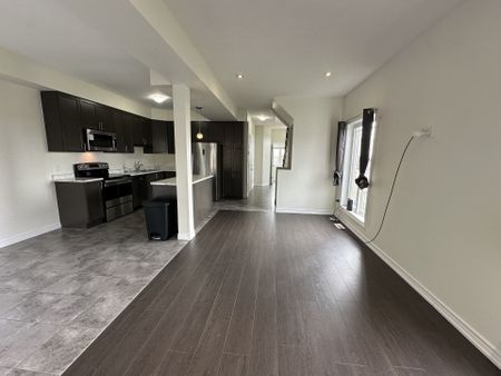 For Lease - 40 Kingsborough Dr Drive, Hamilton, Ontario - Photo 3