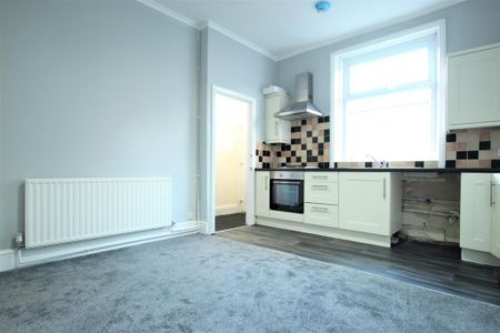 2 bedroom terraced house to rent - Photo 3