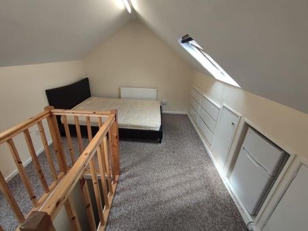 Room in a Shared House, Chalgrove Road, N17 - Photo 3