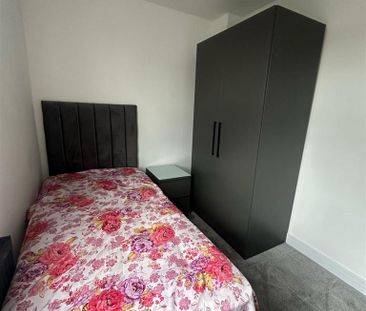 2 bedroom private hall to rent - Photo 3