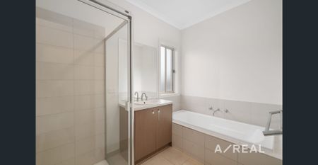 Spacious 4 Bedroom House in Mernda - Photo 4