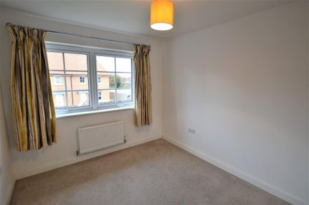 4 bedroom detached house to rent - Photo 3