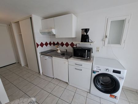 Location Appartement 1 pièce 25m² - Photo 2