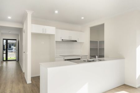 Modern Family Living in Everley Estate - Photo 5
