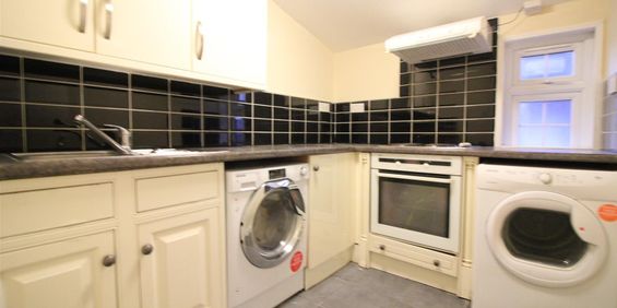 Chertsey Bridge Road, Chertsey - Photo 3