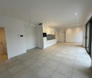 Ruim appartement met tuin en één slaapkamer - Photo 1