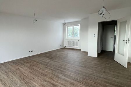 Top moderne 1,5-Zimmer-Dachgeschoss-Zimmer-Wohnung / zentral gelegen ! - Foto 4