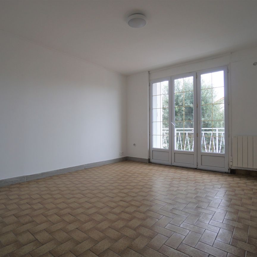 T2 - LIVRY GARGAN - - Photo 1