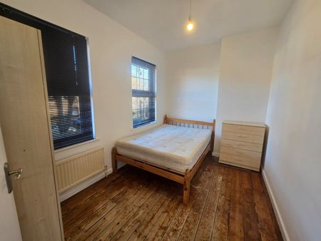 3 Bed Semi-Detached House, Rivulet Road, N17 - Photo 2