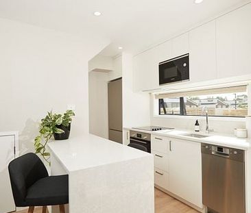 Modern One-Bedroom Townhouse - Photo 6