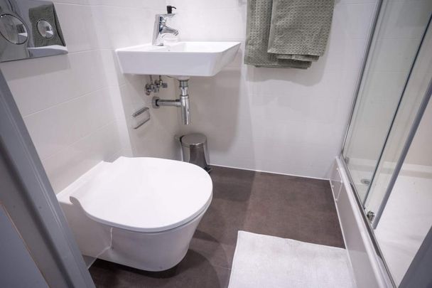 1 bedroom private hall to rent - Photo 1