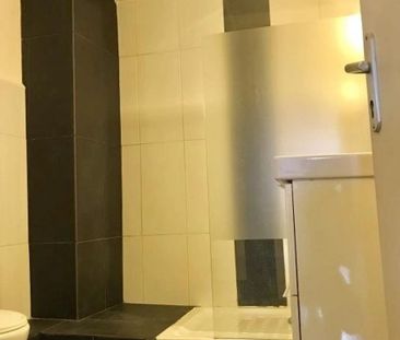 Location Appartement 2 pièces 43 m2 à Saint-Maximin-la-Sainte-Baume - Photo 4