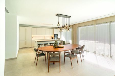 5 bedroom luxury Villa for rent in Puerto Banus, Andalusia - Photo 2