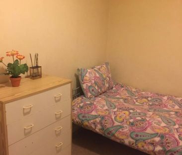 3 Bed Flat, Caledonian Place, EH11 - Photo 2