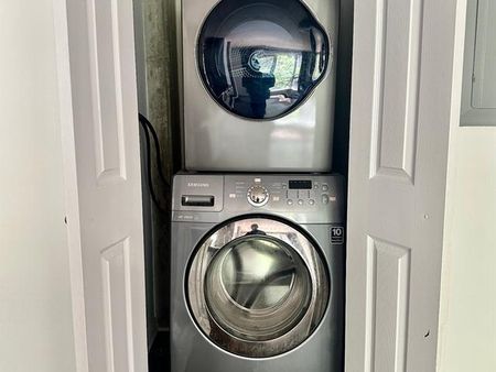 1235 Rue Bishop - Photo 3