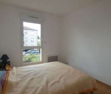 Location Appartement 1 pièce Meublé 42m² NIORT 79000 - Photo 3