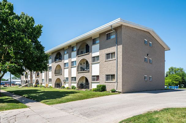 One Bedroom Apartment - Photo 1