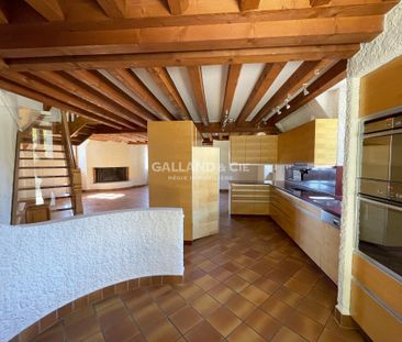 Un appartement de 3.5 pièces en duplex avec une grande terrasse - Photo 3