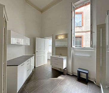 TOULOUSE - Saint-Etienne TOULOUSE - Spacieux T3 de 125.30 m² avec b... - Photo 2