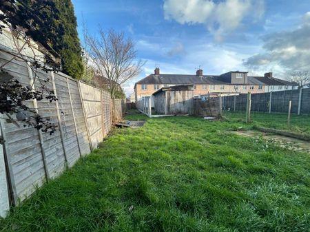1 Bedroom Maisonette - Garden To Let - Photo 5