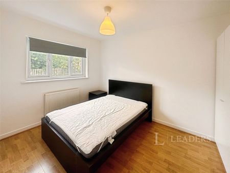 3 bedroom house to rent Manor Oaks Gardens, S2 - Photo 5