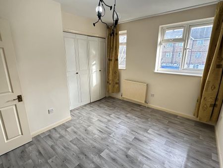 2 bedroom terraced house to rent - Photo 4