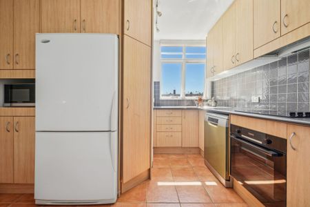 Sun-Drenched Bondi Haven with Spectacular Bondi Beach Views! - Photo 4