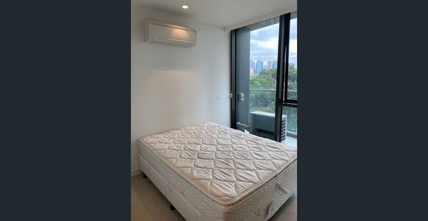 Fully Furnished 2 Bedroom Apartment With Huge Balcony - Photo 1