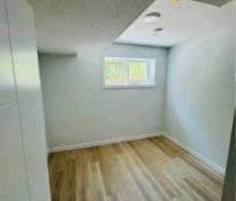 1 bed 1 bath Modern basement Apartment - Photo 4