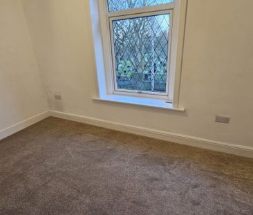 3 bed Terraced - To Let - Photo 3