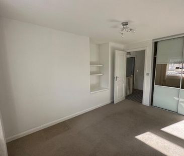 4 bedroom detached house to rent - Photo 3