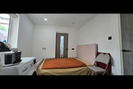5 Bed Detached House, Trevino Drive, LE4 - Photo 5