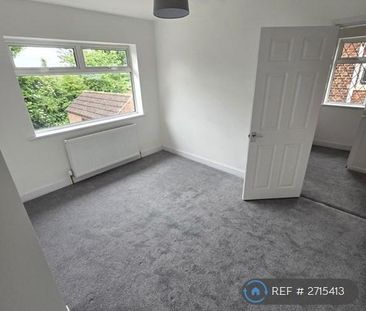 3 bedroom semi-detached house to rent - Photo 2