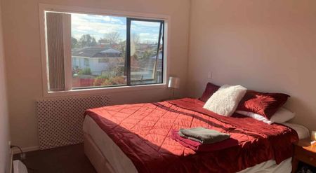 Sunny Three Bedroom Townhouse - Photo 3