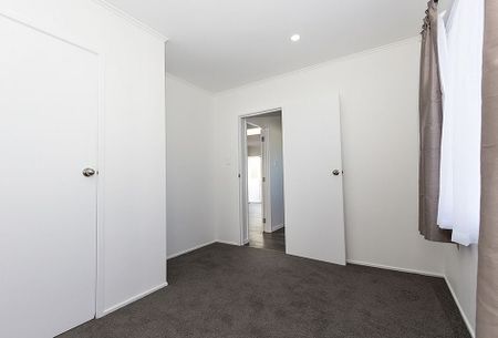 Beautiful home in a perfect location - Photo 3