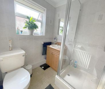 2 bedroom detached bungalow to rent - Photo 2
