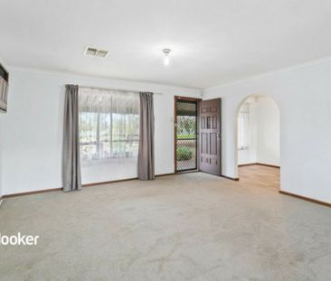 Rural living with large sheds! - Photo 2