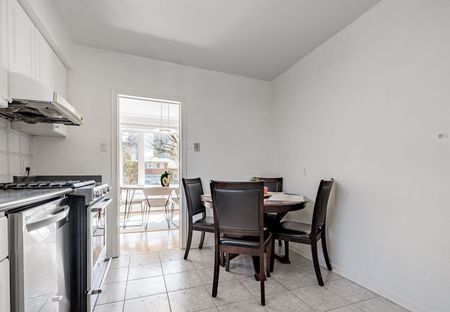 For Lease - 6 Arrowstook Road Unit# Main, Toronto, Ontario - Photo 2