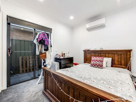 WALK TO SHOPS - Photo 4