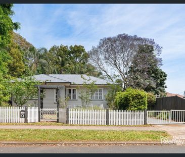 Spacious Updated Family Home In Newtown - Photo 5