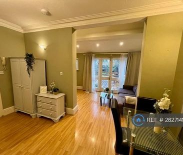 1 bedroom flat to rent - Photo 2