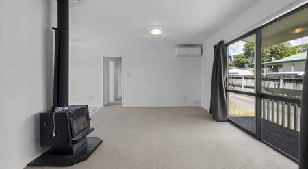 Perfectly Positioned in Prime Pukete - Photo 3