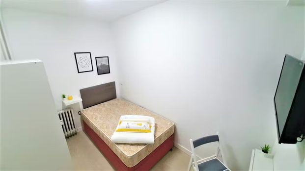 Calle Vía Carpetana, Madrid, Community of Madrid 28047 - Photo 1