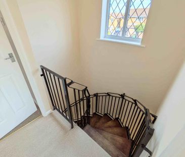 2 bedroom mews to rent - Photo 6