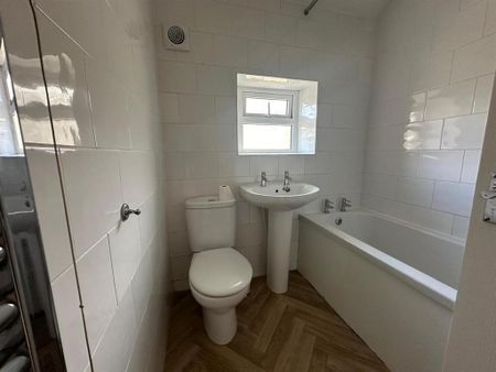 2 bedroom terraced house to rent - Photo 4