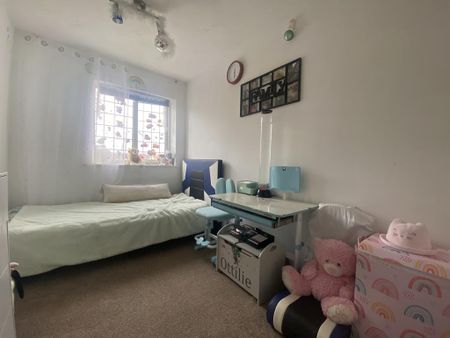 2 bedroom end of terrace house to rent - Photo 4