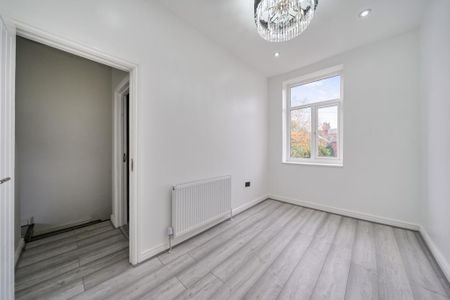 Hawthorn Grove, Ashton-under-lyne, OL7 - Photo 5