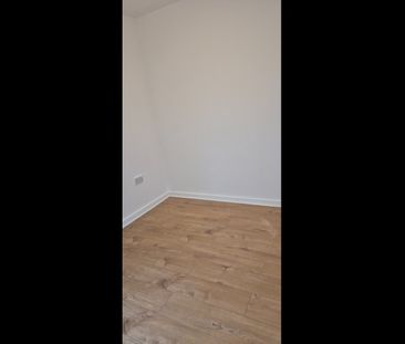 1 Bed Flat, Delaunays Road, M8 - Photo 2