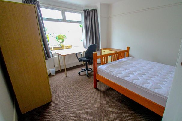 4 bedroom bungalow to rent - Photo 1